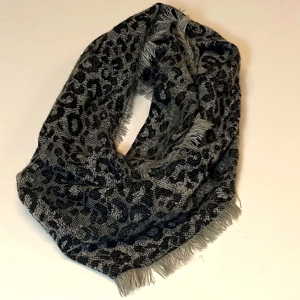 Black & Gray Animal Print Infinity Scarf